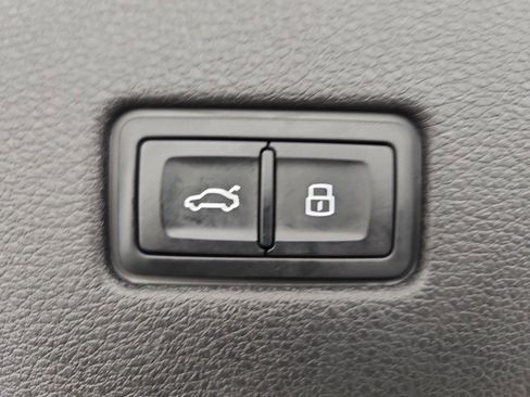 Used 2025 Audi RS Q8 performance image 45