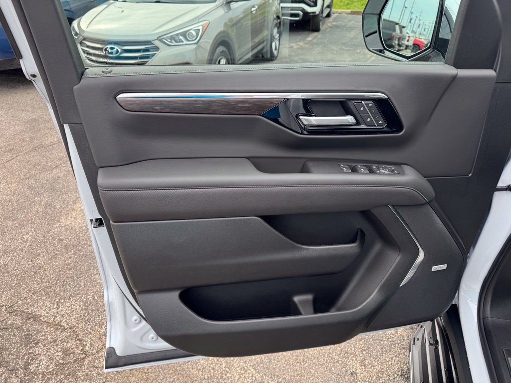 New 2026 Chevrolet Tahoe Premier w/ Sun And Tow Package AWD/4WD image 9