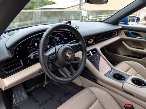 Certified 2025 Porsche Taycan AWD/4WD image 4