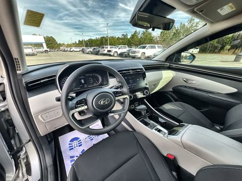 Used 2022 Hyundai Tucson SE image 10