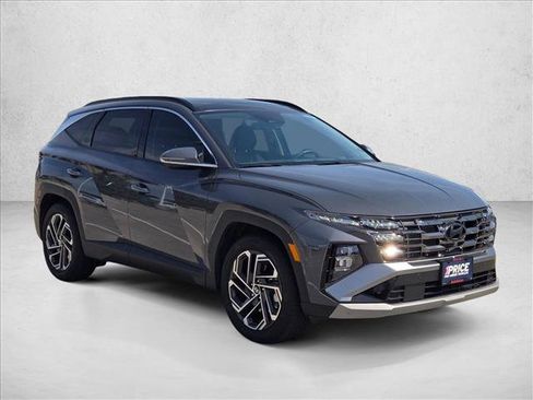 Used 2025 Hyundai Tucson Limited FWD image 3