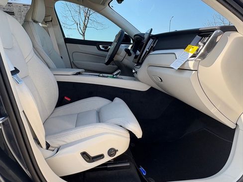 New 2026 Volvo XC60 B5 Ultra w/ Protection Package Premier image 37