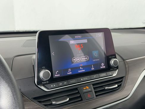 Used 2024 Nissan Altima 2.5 SV image 23