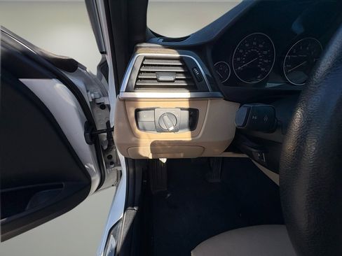 Used 2018 BMW 330i xDrive Sedan image 11
