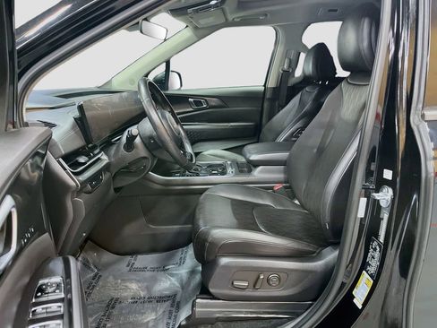Used 2025 Kia Carnival SX w/ SX Dark Edition Package FWD image 21
