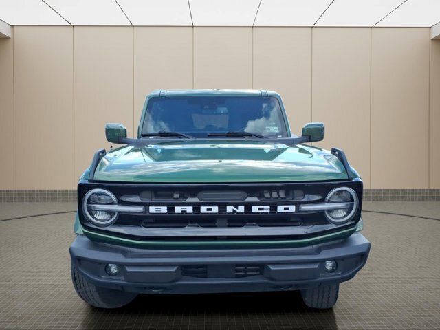 Used 2025 Ford Bronco Outer Banks AWD/4WD image 4