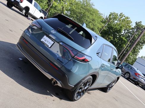 Certified 2025 Honda HR-V Sport image 7