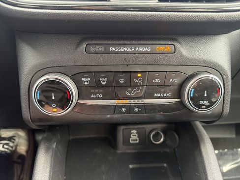 Used 2025 Ford Escape ST-Line image 30