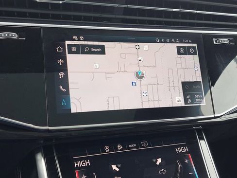 Used 2025 Audi Q7 3.0T Premium Plus image 15