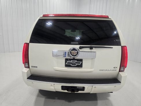 Used 2010 Cadillac Escalade Luxury image 6