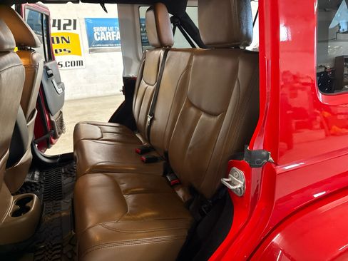 Used 2013 Jeep Wrangler Unlimited Sahara w/ Connectivity Group image 29