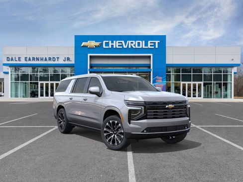 New 2026 Chevrolet Suburban High Country image 2