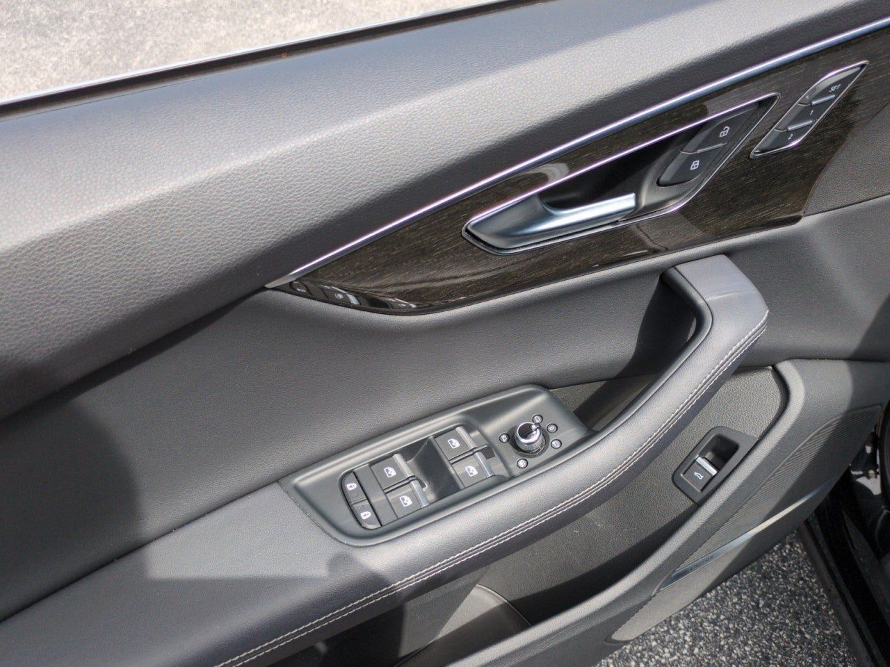 Used 2025 Audi Q7 3.0T Premium Plus AWD/4WD image 12