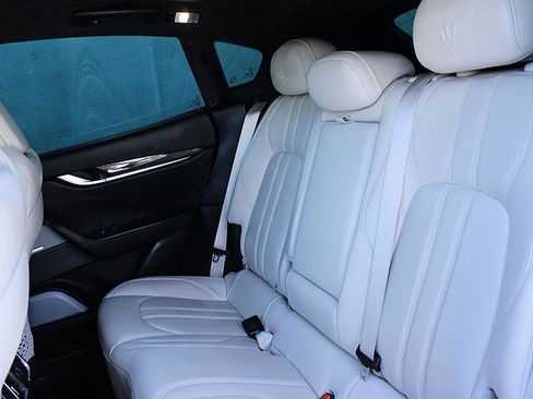 Used 2018 Maserati Levante S GranSport image 12