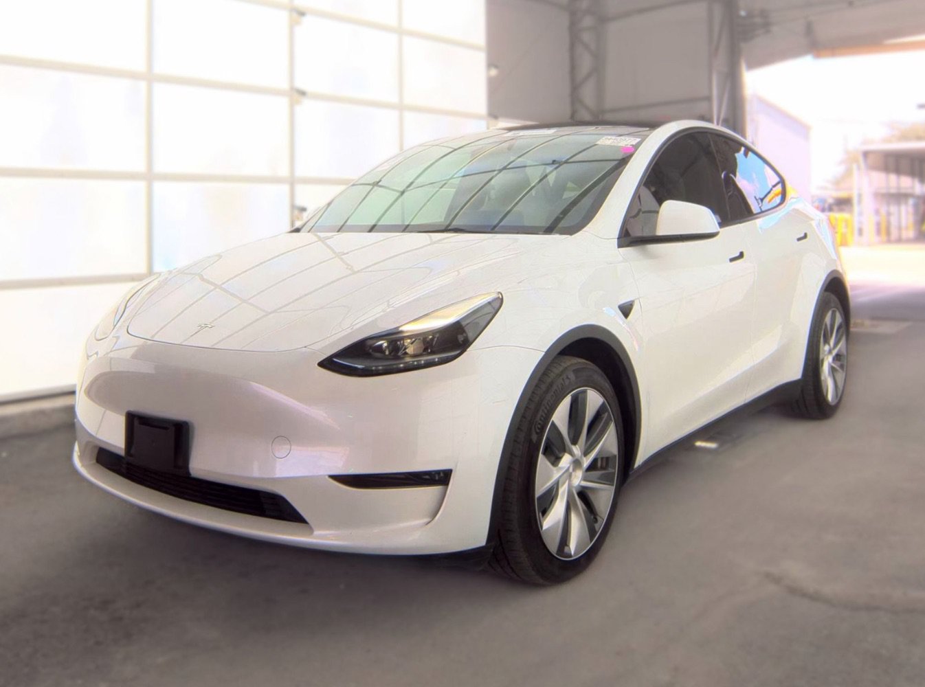 Used 2023 Tesla Model Y Long Range AWD/4WD image 1