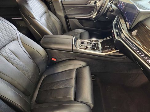 Used 2025 BMW X7 xDrive40i AWD/4WD image 4