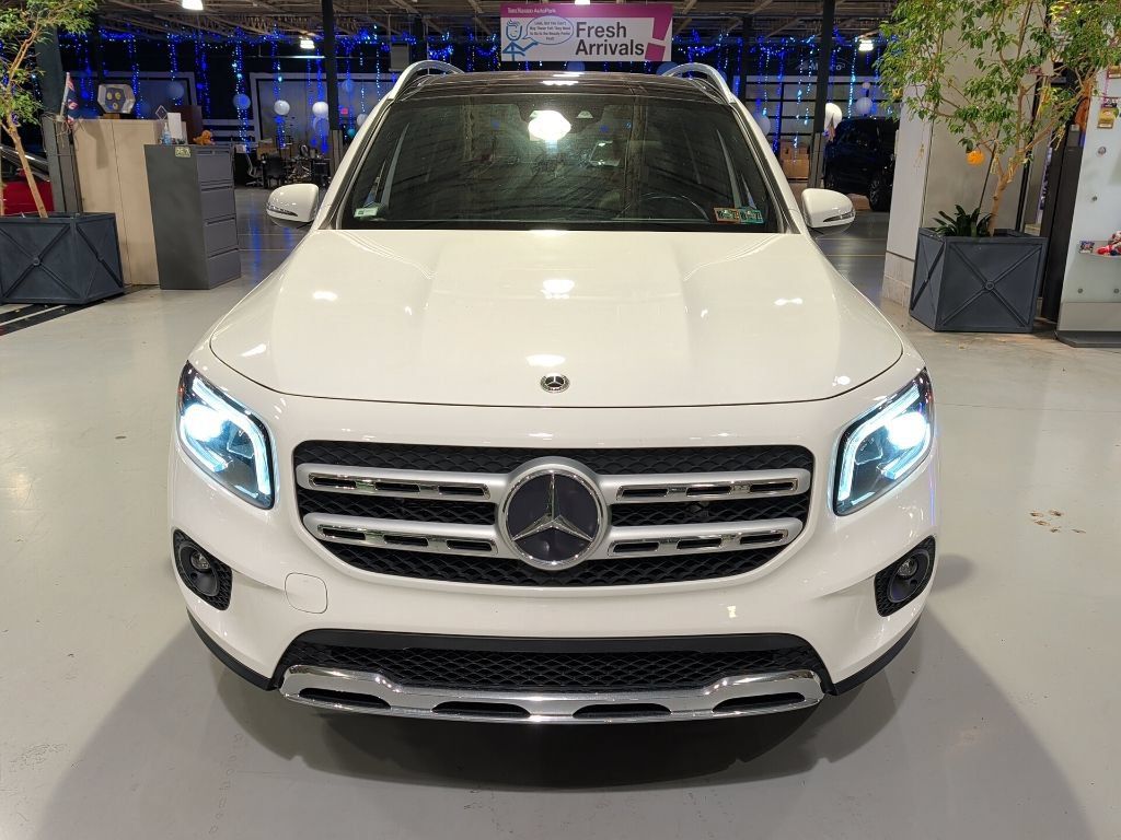 Used 2022 Mercedes-Benz GLB 250 4MATIC image 3
