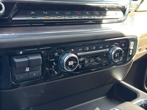 Used 2025 GMC Sierra 1500 SLT w/ SLT Premium Plus Package image 20