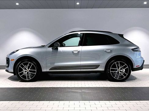 Used 2025 Porsche Macan Turbo image 2
