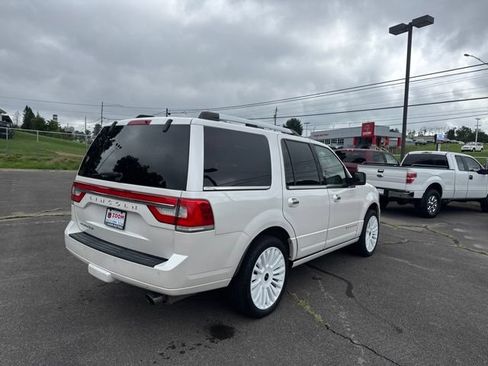 Used 2017 Lincoln Navigator Select AWD/4WD image 8