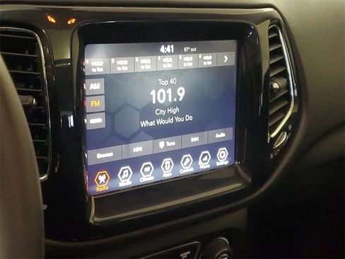 Used 2017 Jeep Compass Limited image 17