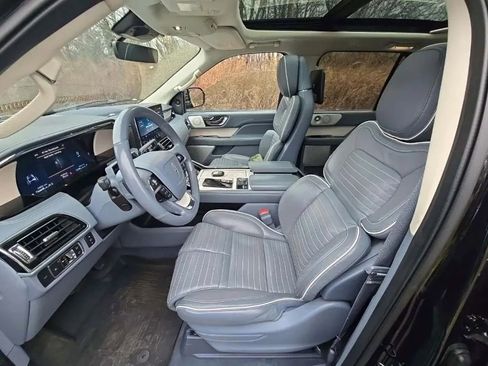 Used 2022 Lincoln Navigator L Black Label image 5