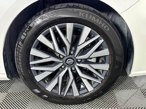 Used 2024 Nissan Altima 2.5 SV image 31