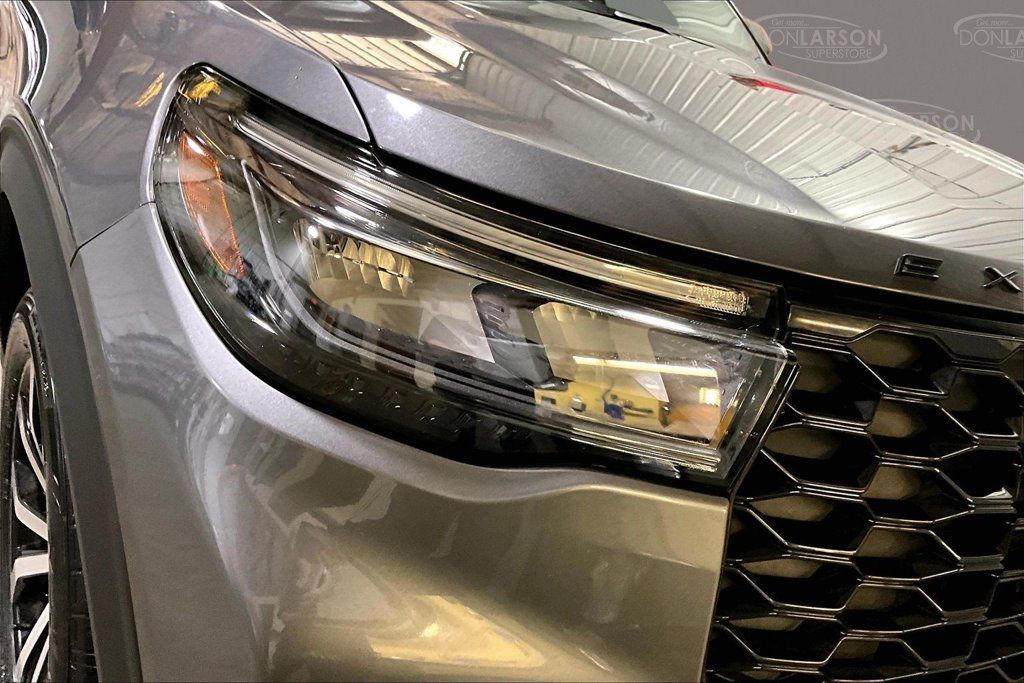 Certified 2025 Ford Explorer ST-Line AWD/4WD image 4