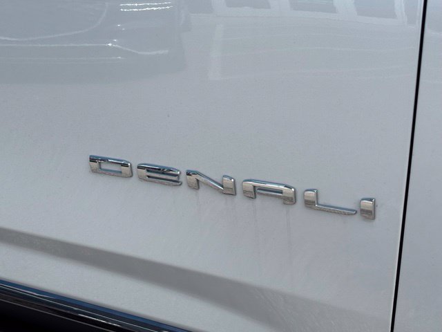 Used 2024 GMC Yukon Denali Ultimate AWD/4WD image 17