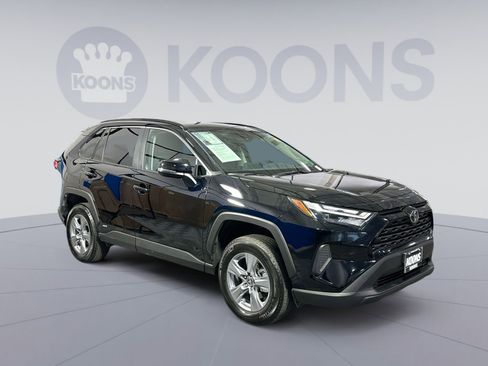 Used 2025 Toyota RAV4 XLE image 10