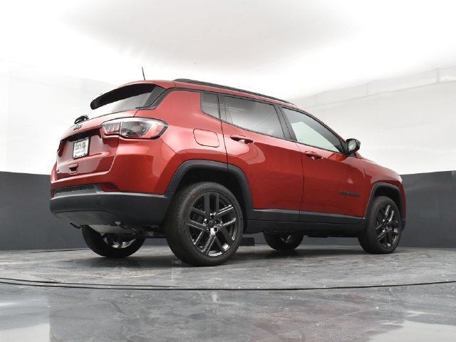 New 2026 Jeep Compass Latitude AWD/4WD image 21