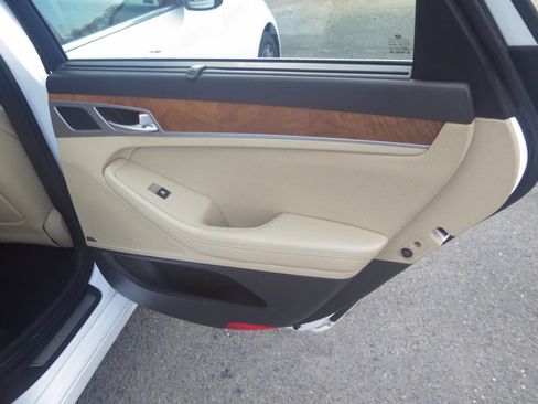 Used 2015 Hyundai Genesis 3.8 w/ Option Group 04 image 27