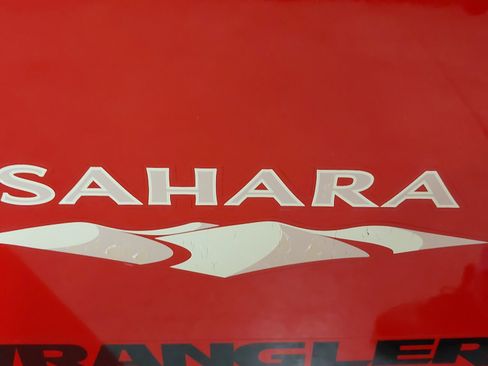 Used 2014 Jeep Wrangler Unlimited Sahara w/ Max Tow Package image 33