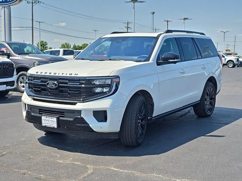 Used 2025 Ford Expedition Platinum w/ Stealth Appearance Package AWD/4WD image 60