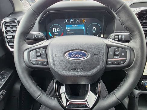 New 2025 Ford Ranger Lariat w/ FX4 Off-Road Package image 14