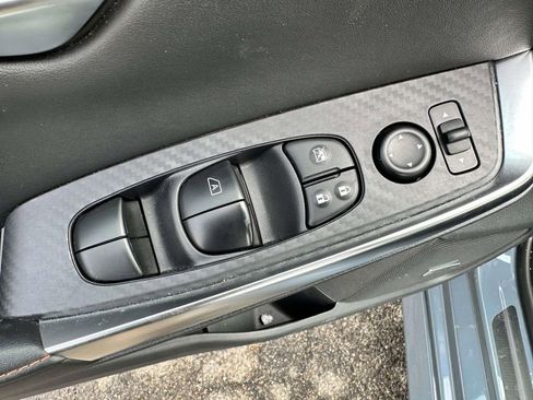 Used 2024 Nissan Sentra SR w/ SR Premium Package FWD image 9