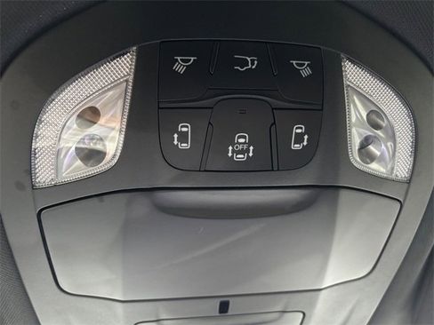 Used 2024 Chrysler Pacifica Touring image 26