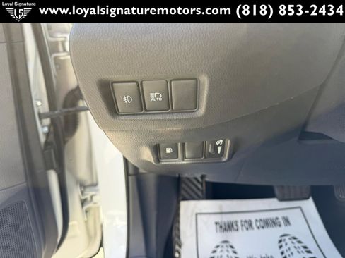 Used 2018 Toyota C-HR XLE image 20