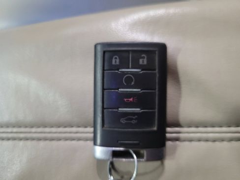 Used 2013 Cadillac XTS Premium image 32