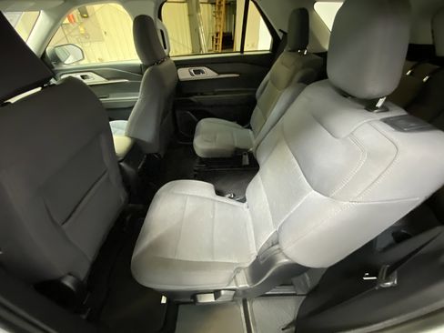 Used 2025 Ford Explorer Active image 24