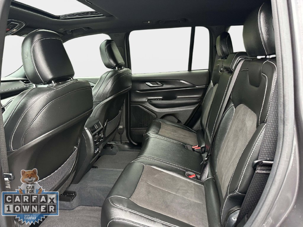 Used 2023 Jeep Grand Cherokee Altitude AWD/4WD image 13