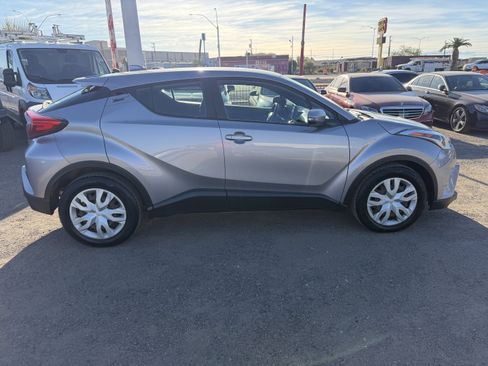 Used 2019 Toyota C-HR XLE image 4