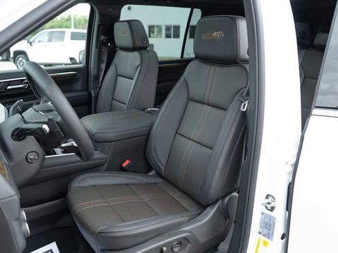 New 2026 Chevrolet Suburban High Country w/ Sun And Tow Package image 13