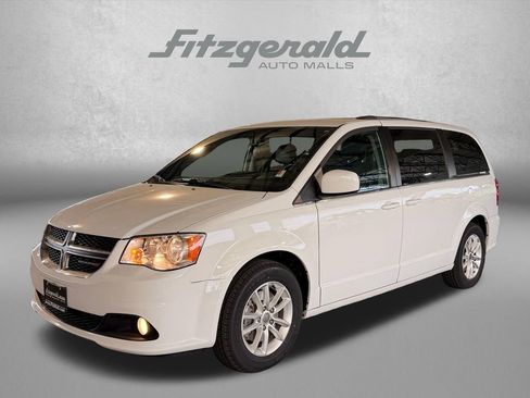 Used 2018 Dodge Grand Caravan SXT FWD image 2