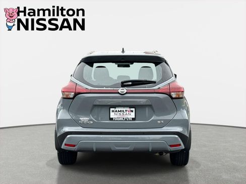 Used 2021 Nissan Kicks SR FWD image 3