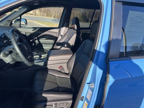 Used 2025 Honda Ridgeline TrailSport image 9