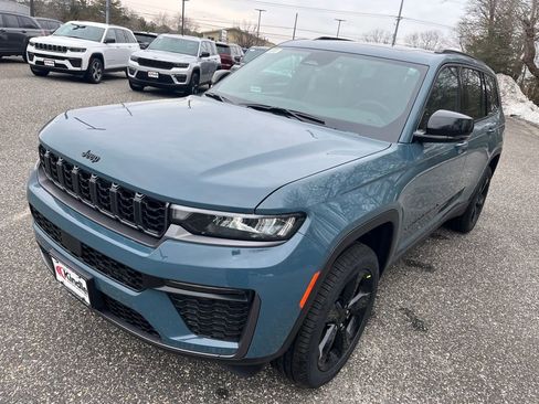 New 2026 Jeep Grand Cherokee L Limited w/ Limited Altitude Package AWD/4WD image 4