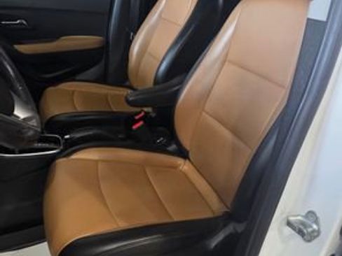 Used 2017 Chevrolet Trax Premier w/ Driver Confidence II Package image 14