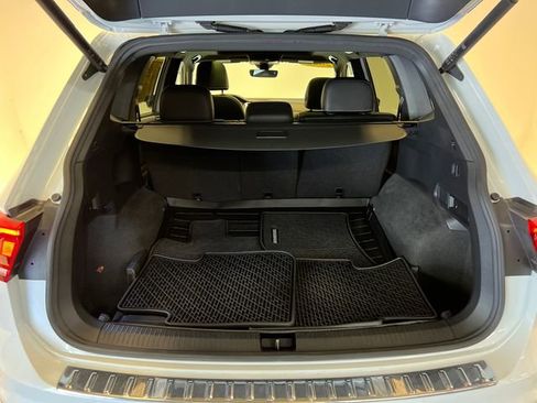 Used 2022 Volkswagen Tiguan SEL R-Line AWD/4WD image 5