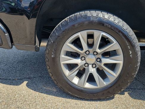 Used 2021 Chevrolet Silverado 1500 High Country image 6